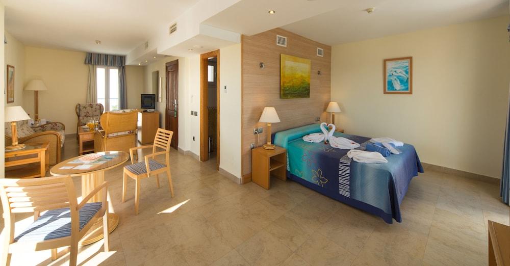 Punta Del Cantal Hotel