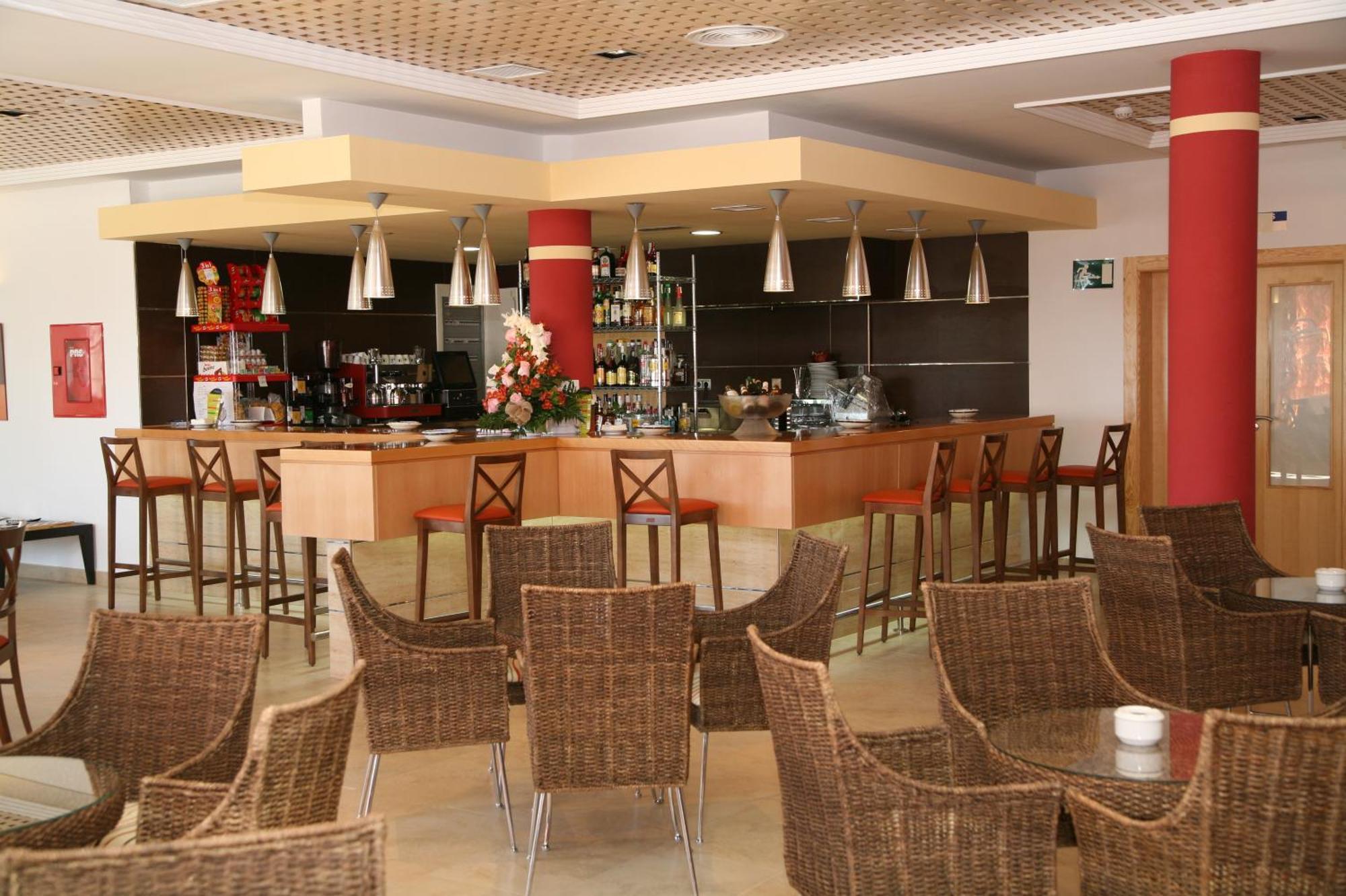 Hotel Punta Del Cantal 4*