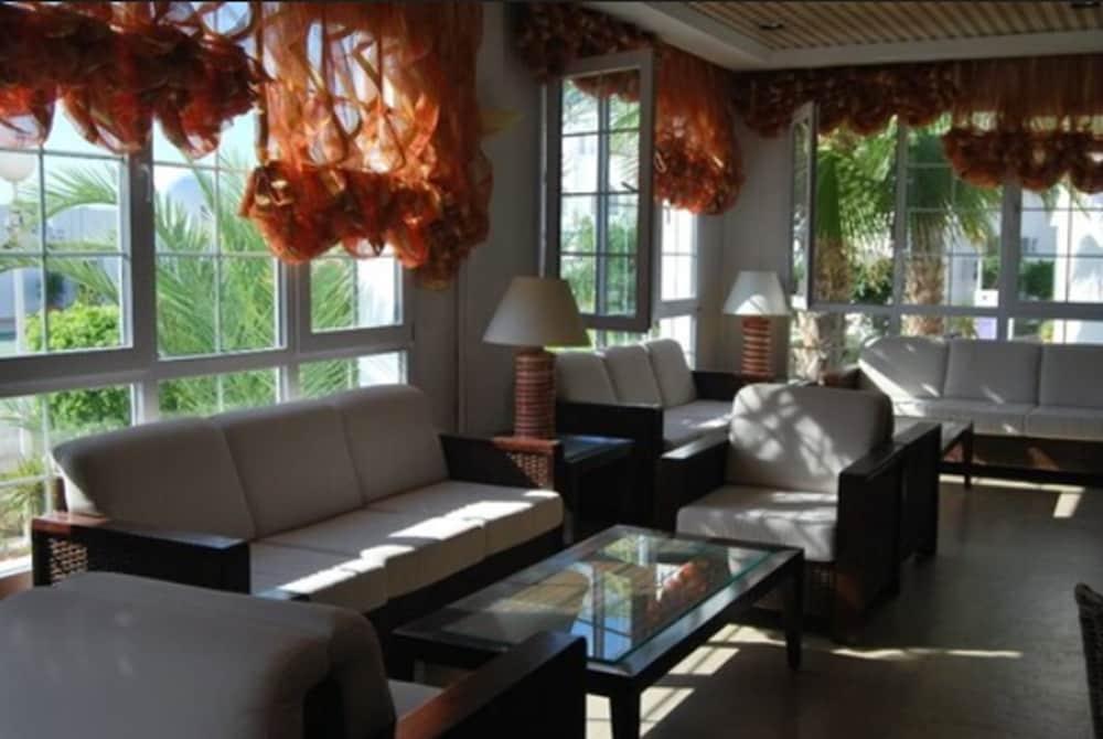 Punta Del Cantal Hotel 4*