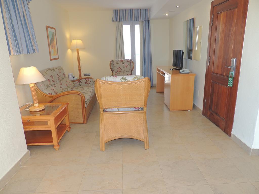 Hotel Punta Del Cantal